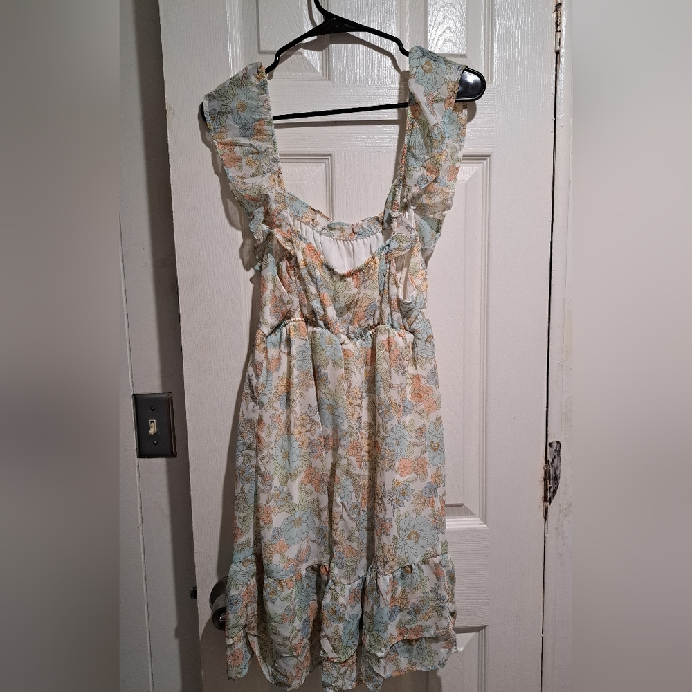 Spring dress - Picture 3 of 3